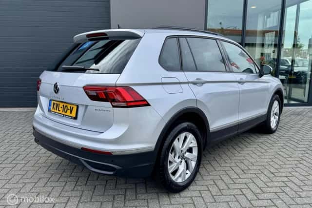 Volkswagen Tiguan (2024) thumbnail 5