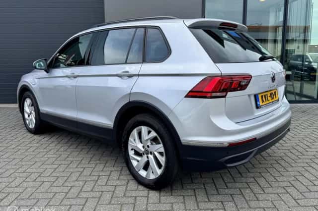 Volkswagen Tiguan (2024) thumbnail 6