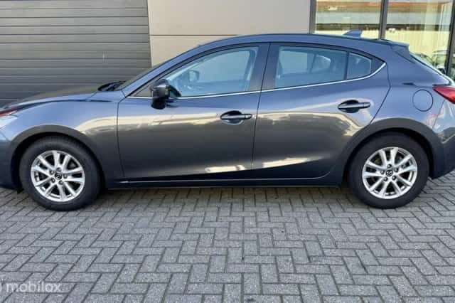 Mazda 3 (2015) thumbnail 4