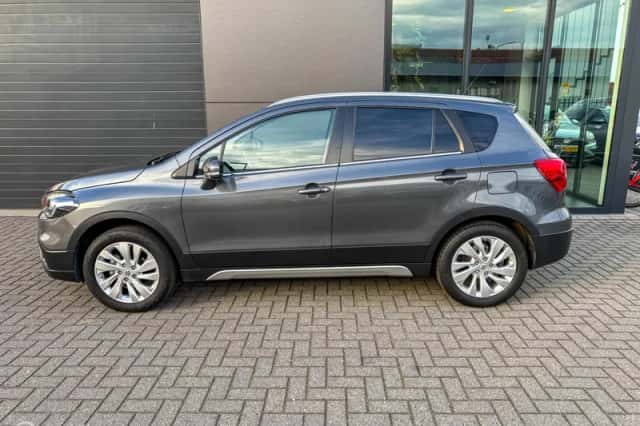 Suzuki S-Cross (2021) thumbnail 4