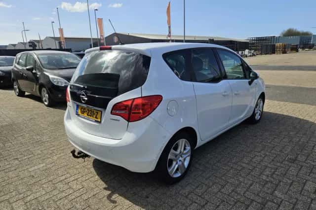 Opel Meriva (2015) thumbnail 5