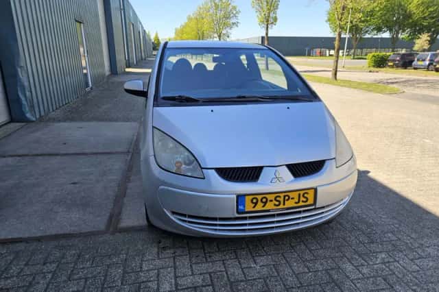 Mitsubishi Colt (2006) thumbnail 3