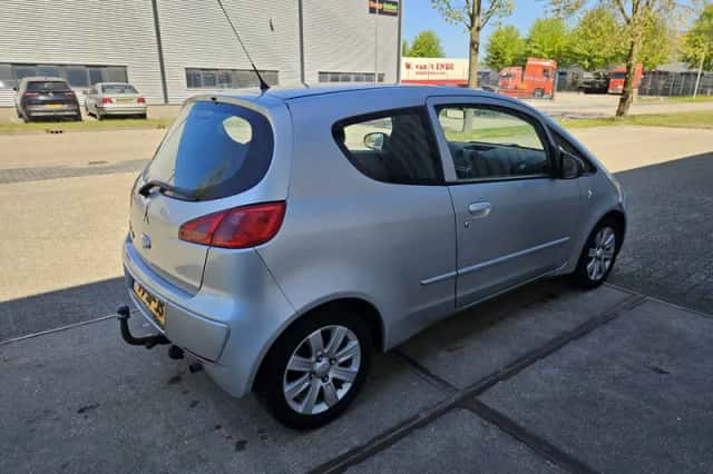 Mitsubishi Colt (2006) thumbnail 5