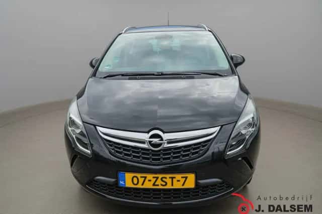 Opel Zafira (2013) thumbnail 3