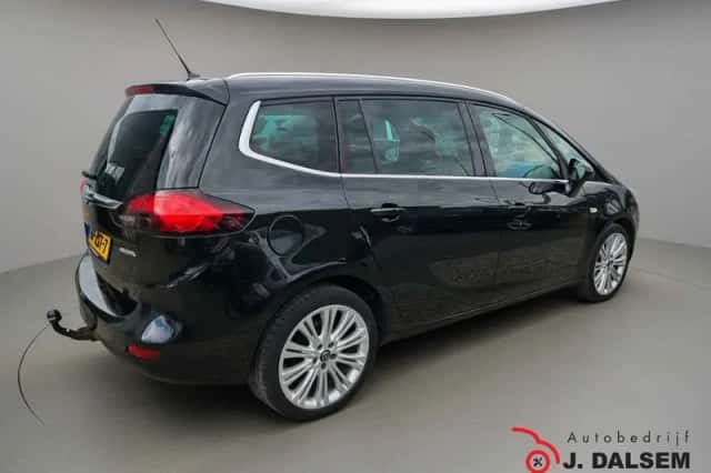 Opel Zafira (2013) thumbnail 6