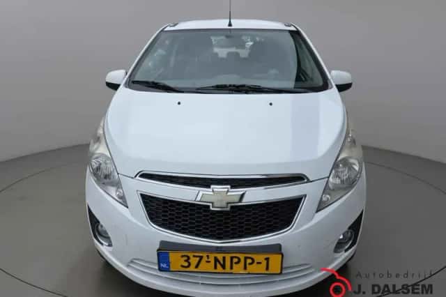 Chevrolet Spark (2010) thumbnail 2