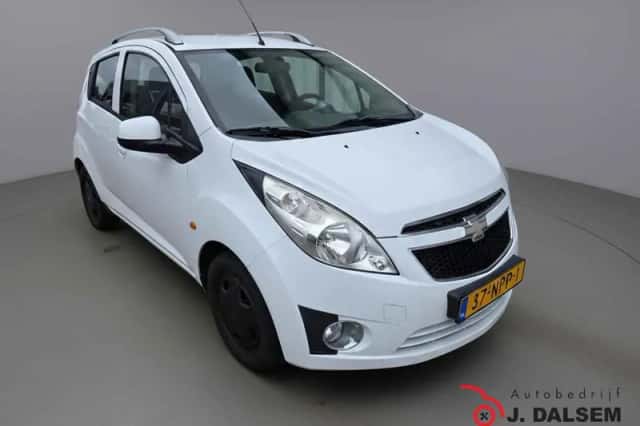 Chevrolet Spark (2010) thumbnail 3