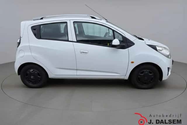 Chevrolet Spark (2010) thumbnail 4