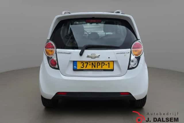 Chevrolet Spark (2010) thumbnail 6