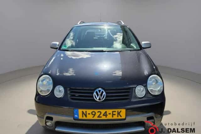 Volkswagen Polo (2004) thumbnail 2