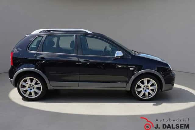 Volkswagen Polo (2004) thumbnail 4