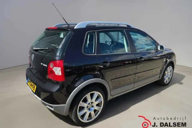 Volkswagen Polo (2004) thumbnail 5