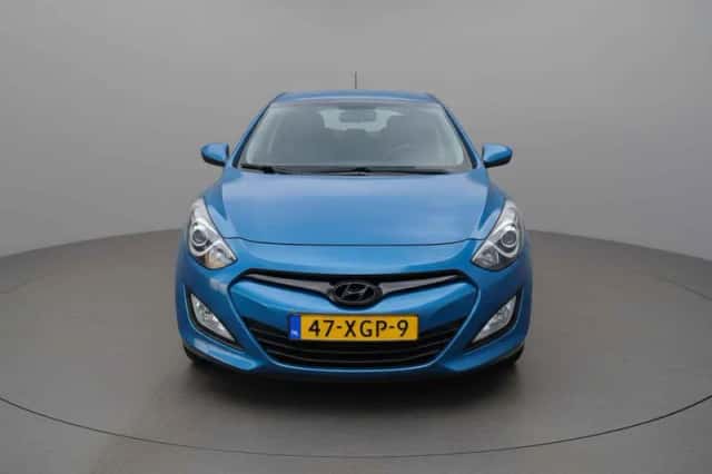 Hyundai i30 (2012) thumbnail 2