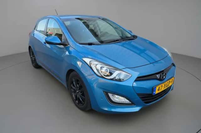 Hyundai i30 (2012) thumbnail 3