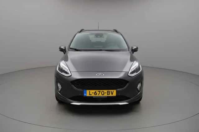 Ford Fiesta (2021) thumbnail 2