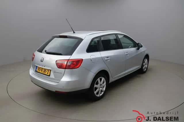 SEAT Ibiza (2011) thumbnail 5