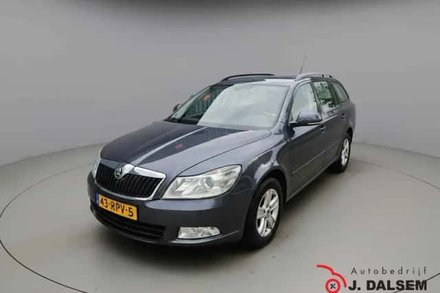 Škoda Octavia (2011) thumbnail 1