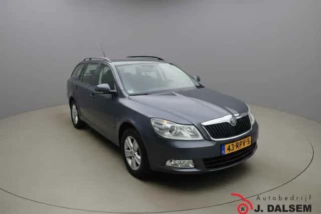 Škoda Octavia (2011) thumbnail 3