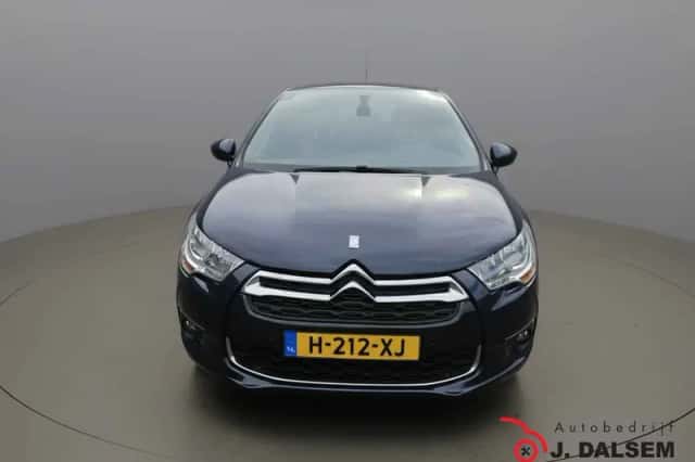 Citroën DS4 (2015) thumbnail 2
