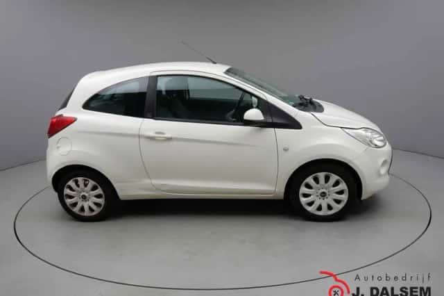Ford Ka (2010) thumbnail 4