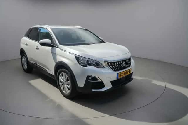 Peugeot 3008 (2017) thumbnail 2
