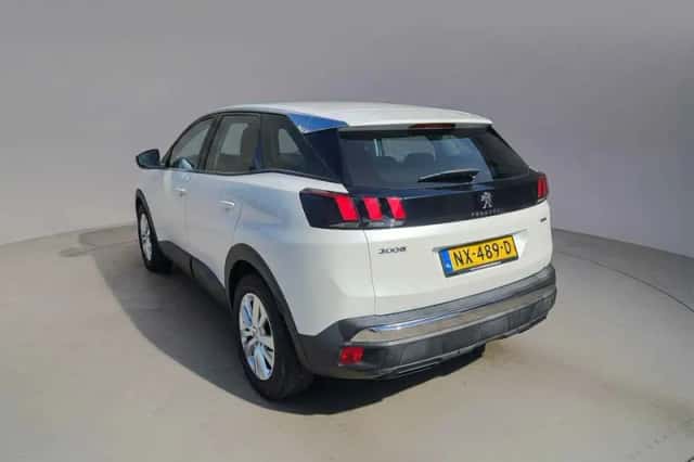 Peugeot 3008 (2017) thumbnail 5