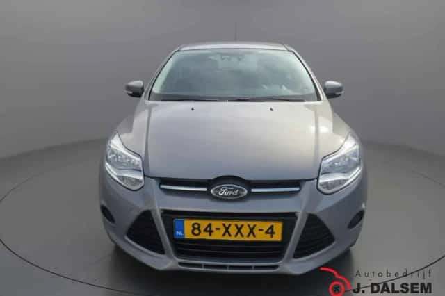 Ford Focus (2012) thumbnail 2