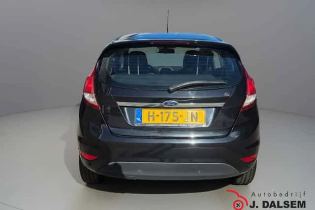Ford Fiesta (2013) thumbnail 6