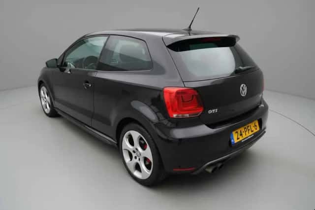 Volkswagen Polo (2011) thumbnail 2