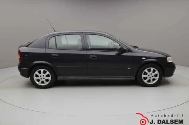 Opel Astra (2003) thumbnail 4