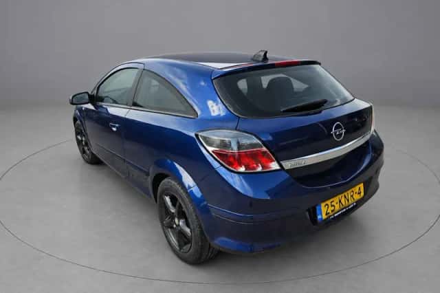 Opel Astra (2005) thumbnail 6
