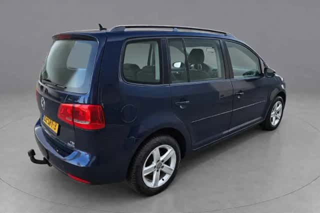 Volkswagen Touran (2011) thumbnail 5
