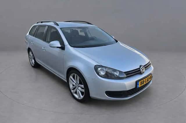Volkswagen Golf (2010) thumbnail 3