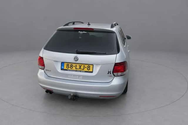 Volkswagen Golf (2010) thumbnail 5