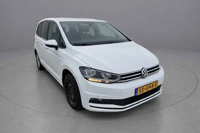 Volkswagen Touran (2019) thumbnail 3