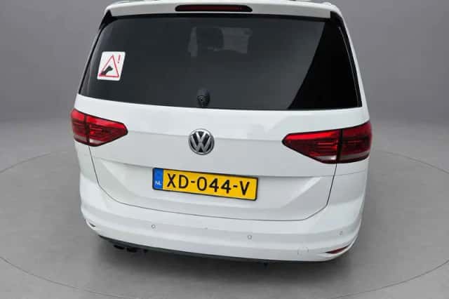 Volkswagen Touran (2019) thumbnail 6