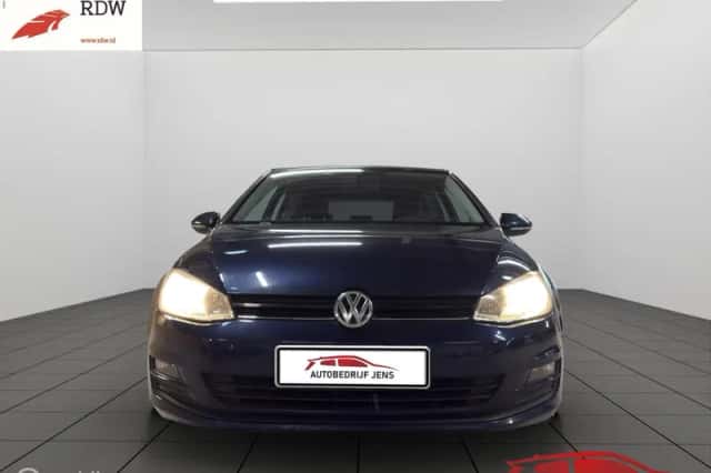 Volkswagen Golf (2013) thumbnail 2