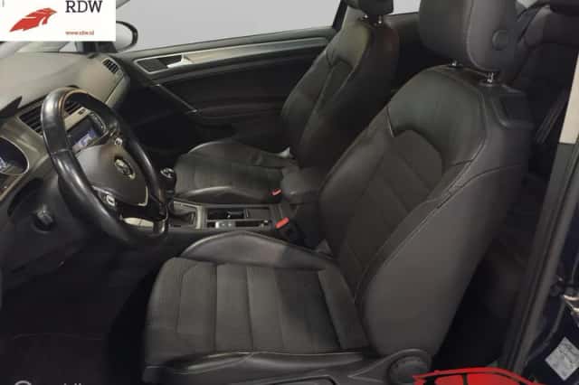 Volkswagen Golf (2013) thumbnail 3