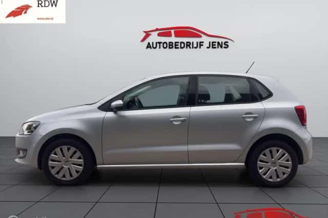 Volkswagen Polo (2013) thumbnail 2
