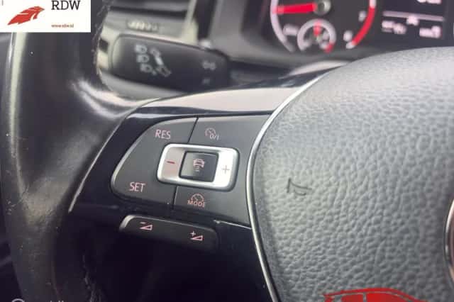 Volkswagen Polo (2020) thumbnail 6