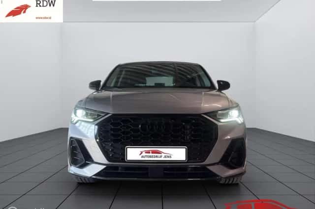 Audi Q3 (2023) thumbnail 2