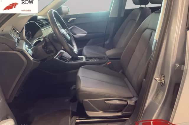 Audi Q3 (2023) thumbnail 4