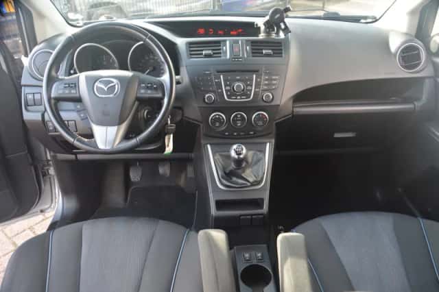 Mazda 5 (2013) thumbnail 2