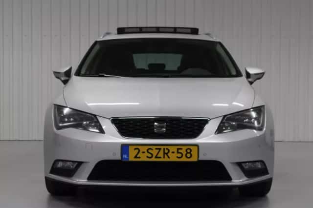 SEAT Leon (2014) thumbnail 2