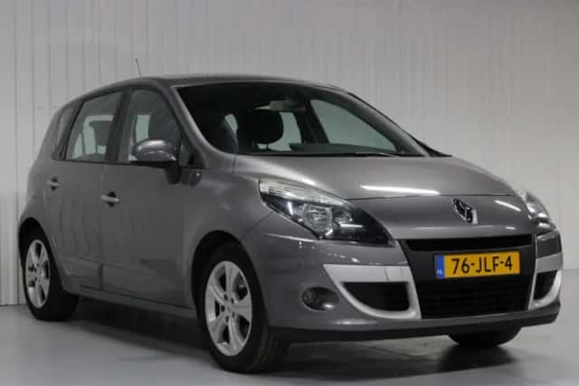 Renault Scénic (2009) thumbnail 3