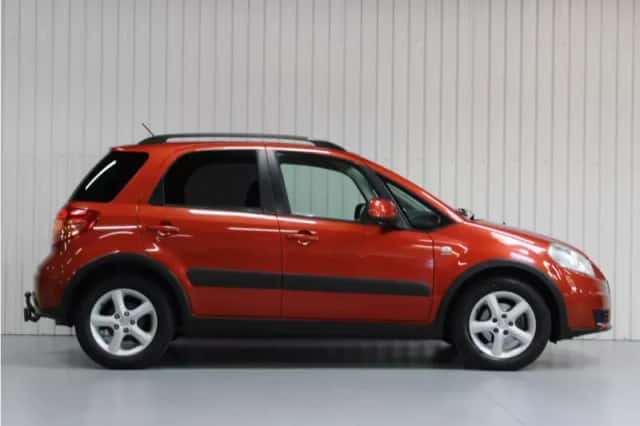 Suzuki SX4 (2010) thumbnail 5