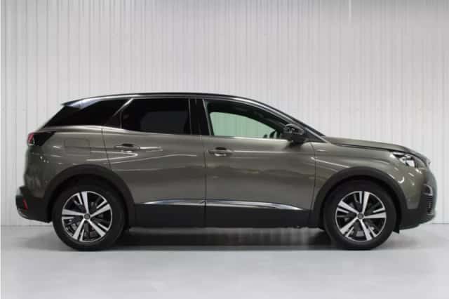 Peugeot 3008 (2017) thumbnail 5