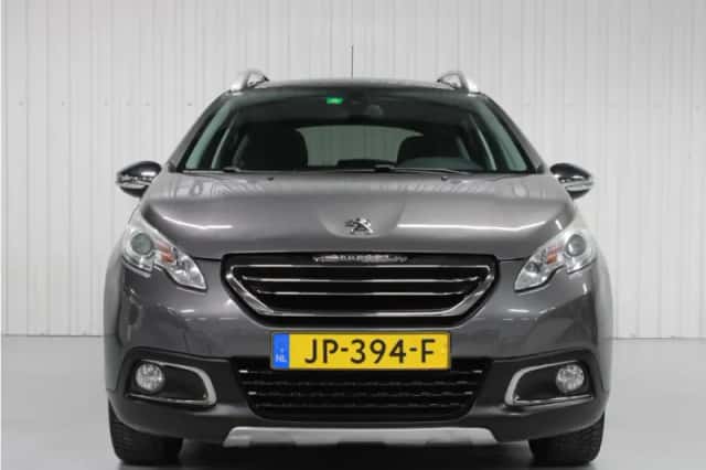 Peugeot 2008 (2016) thumbnail 2