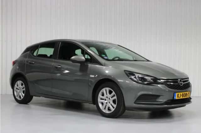 Opel Astra (2016) thumbnail 3