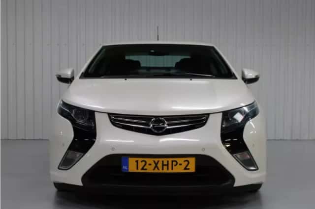 Opel Ampera (2012) thumbnail 2